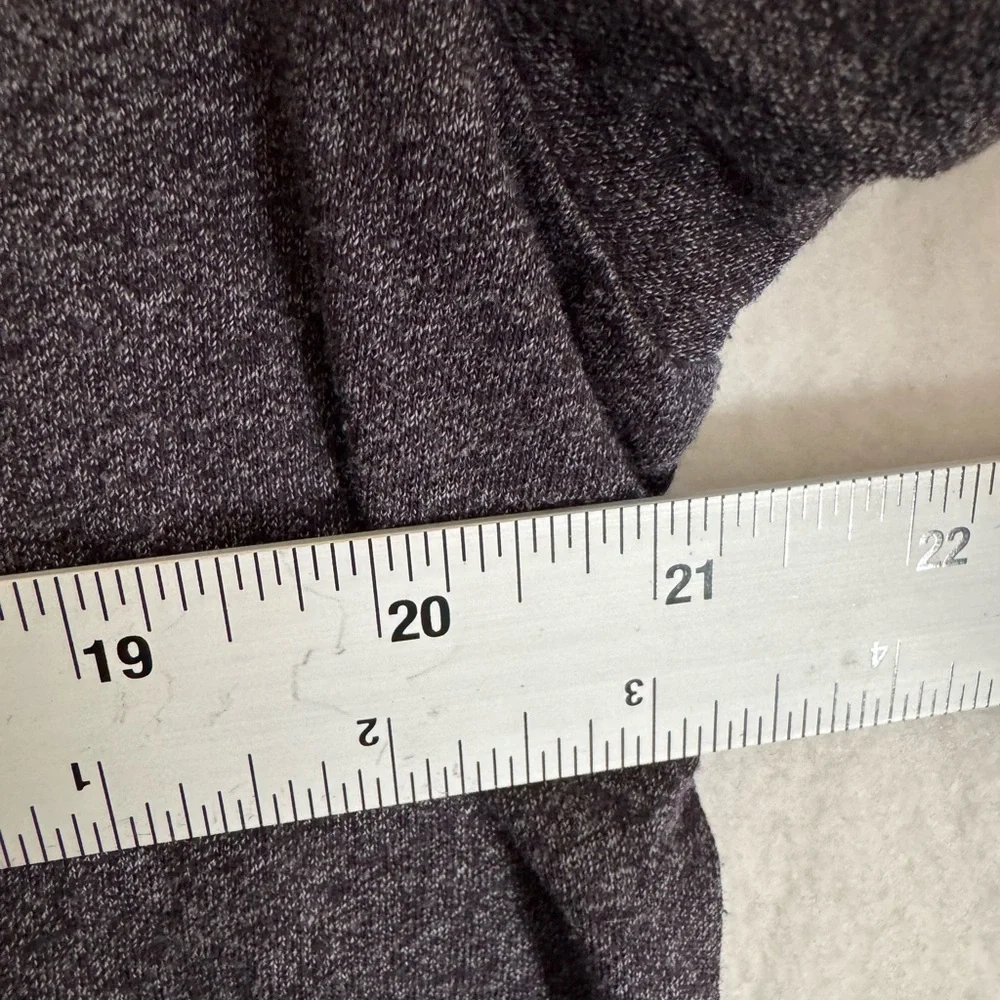 Hollister Men's Charcoal Tee with Navy Pocket‎ L - Picture 3 of 4